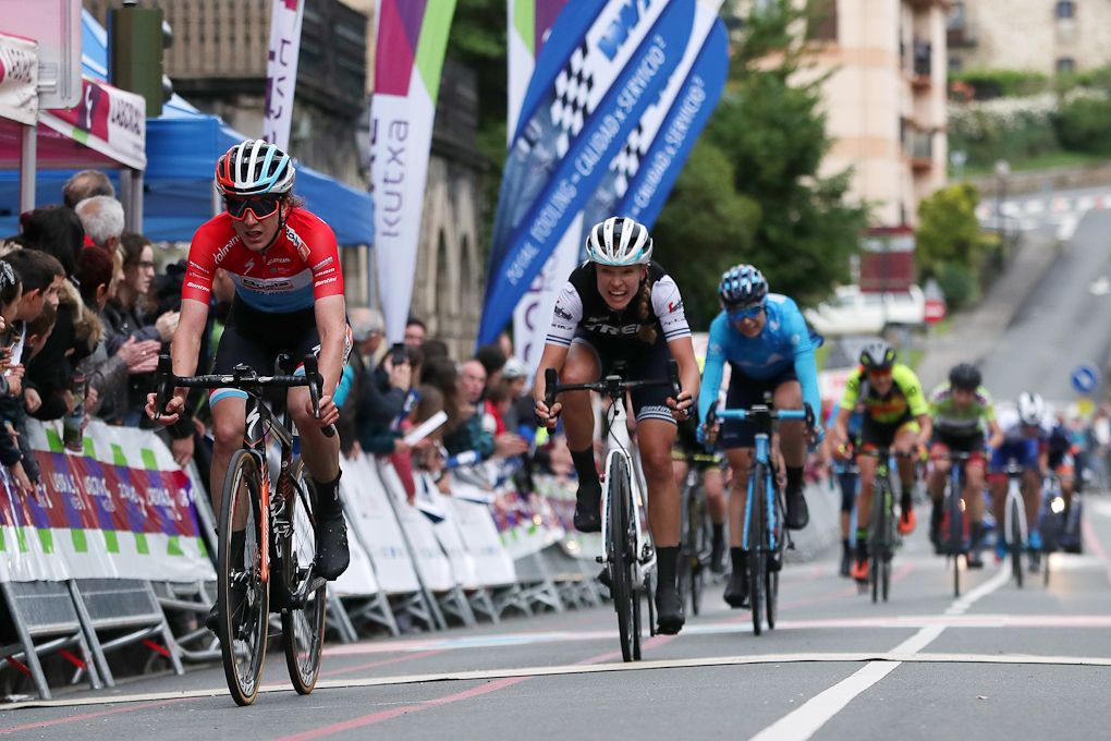 Christine Majerus and Tayler Wiles finish the final stage at Emakumeen Bira
