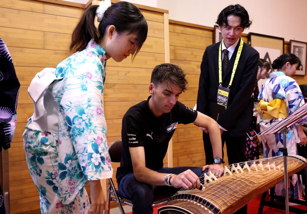 The lead in day to the Saitama Criterium 2024, where riders went to Saitama University to meet students and learn the basics of Aikido and the Koto