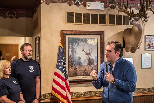 Ted Cruz campaigns in Iowa.