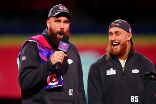 Travis Kelce and George Kittle fire up the crowd on Super Bowl media night.