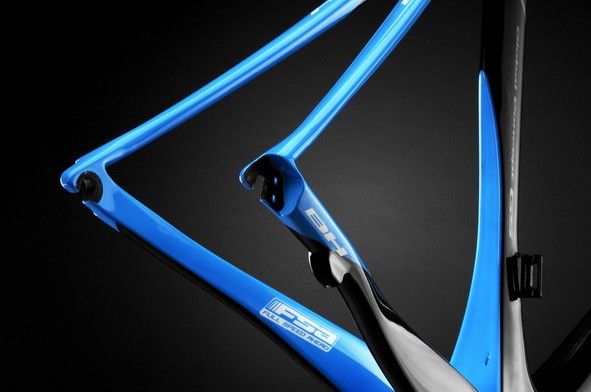 Carbon dropouts are featured as well.
