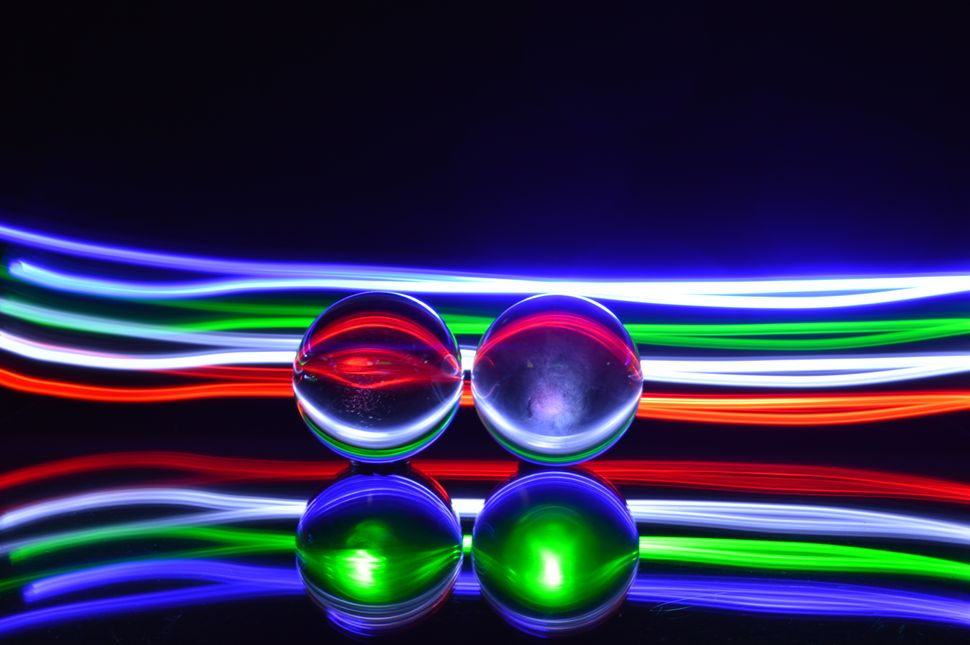 Magical marbles shoot longexposure light trails at home, with ease