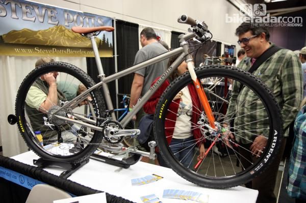 Framebuilding legend Steve Potts showed off this fully rigid titanium 29er.