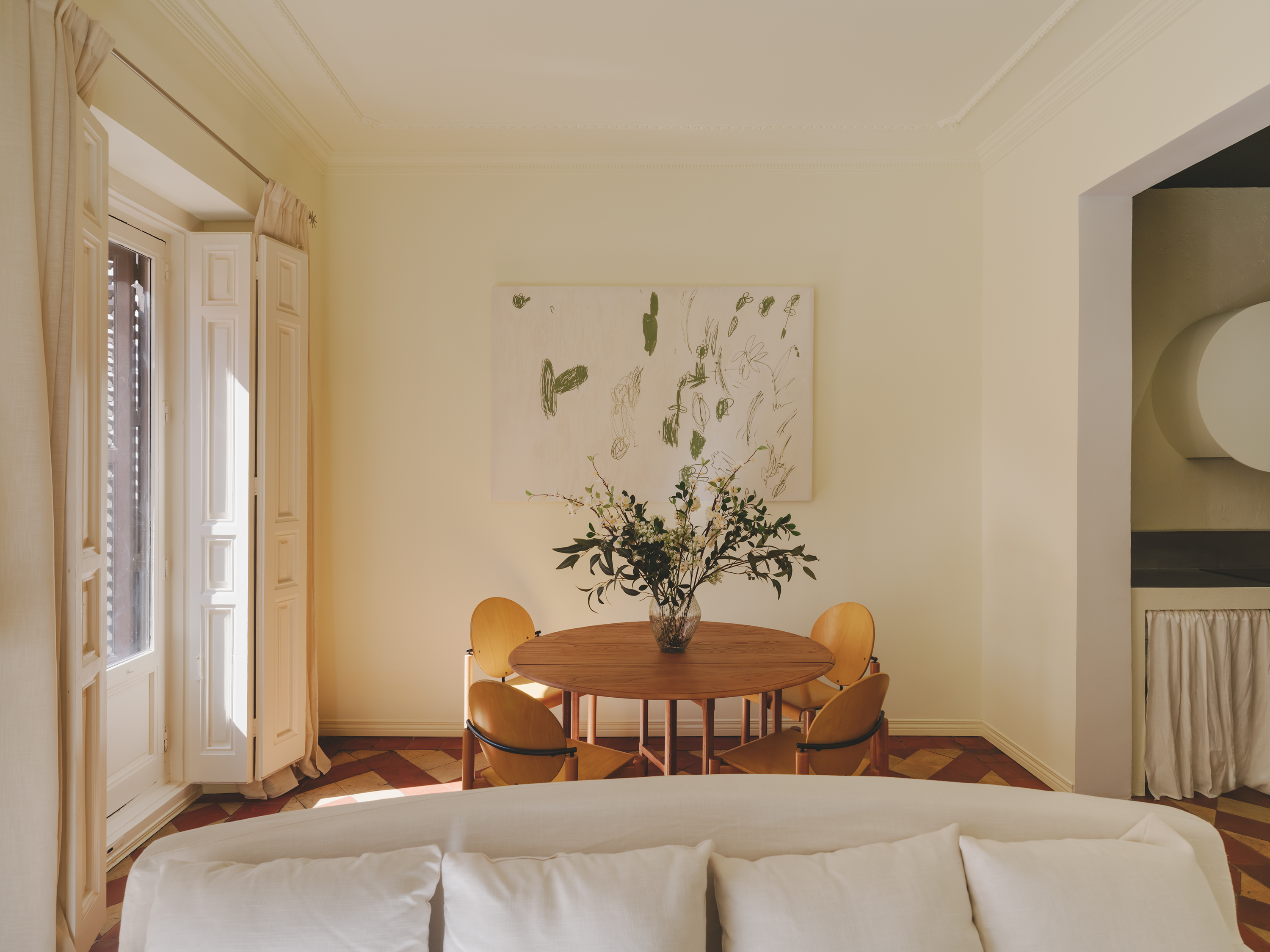 A Madrid apartment by Archive for Space