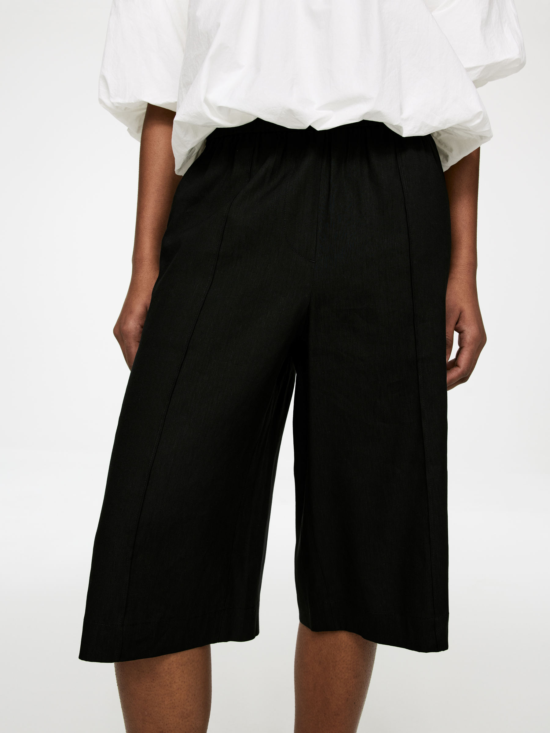 Linen-Blend Shorts – Black – Women – Arket Gb