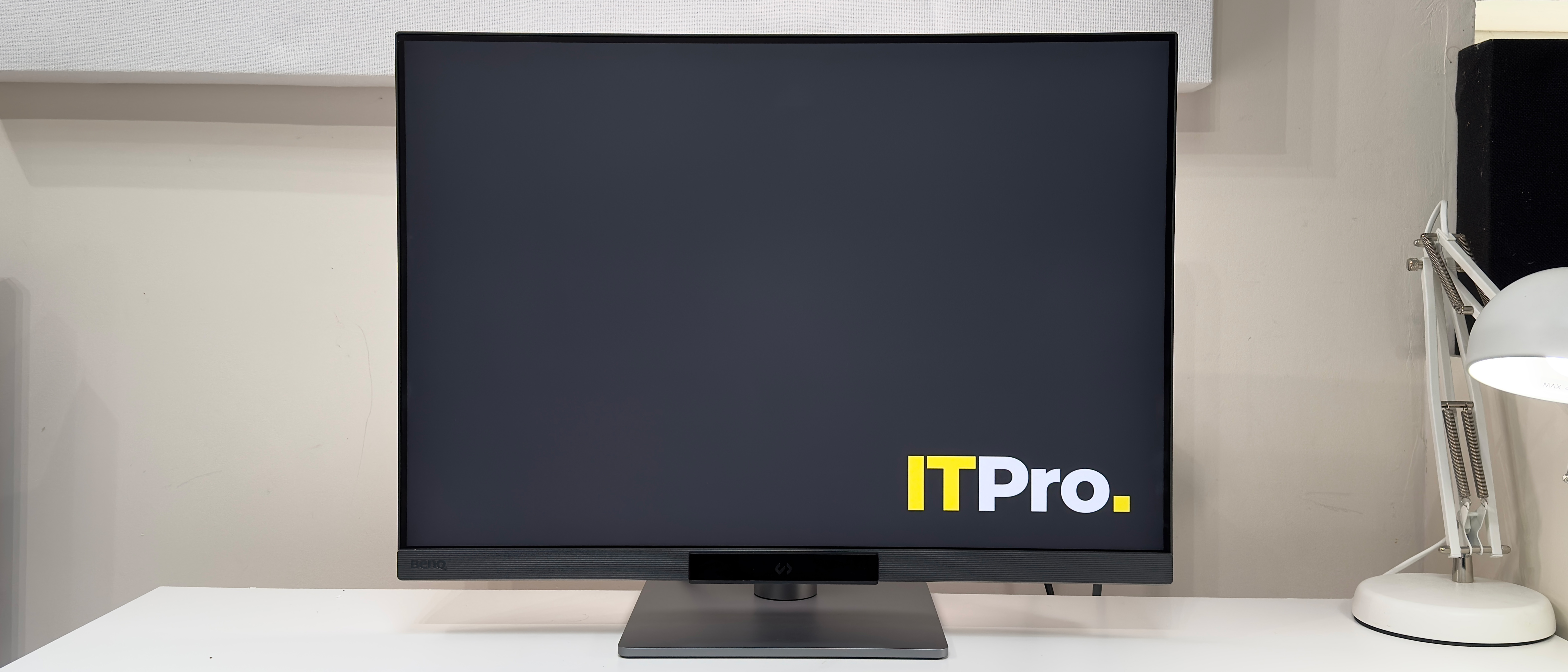 The BenQ RD280UG monitor on a desk