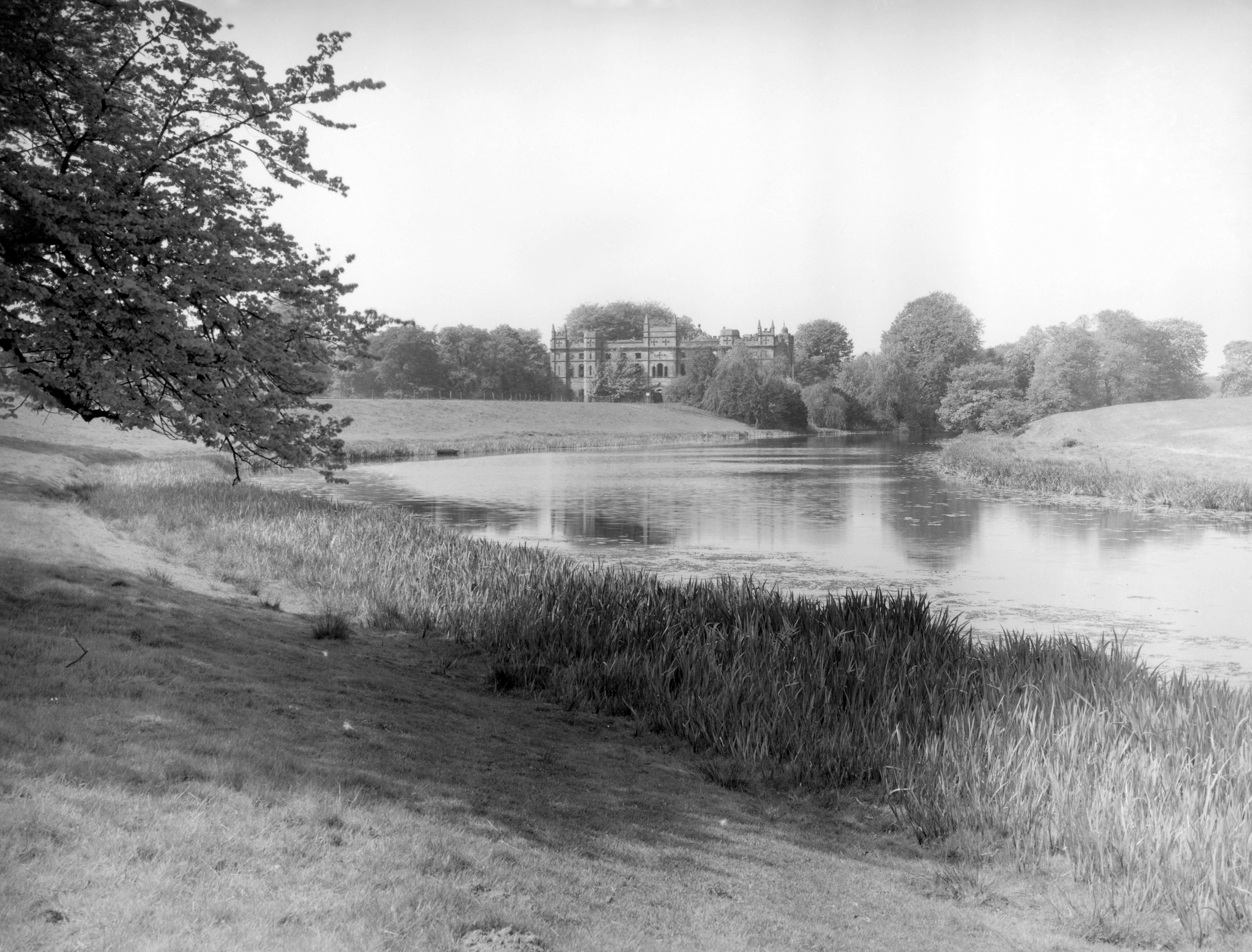Tong Castle