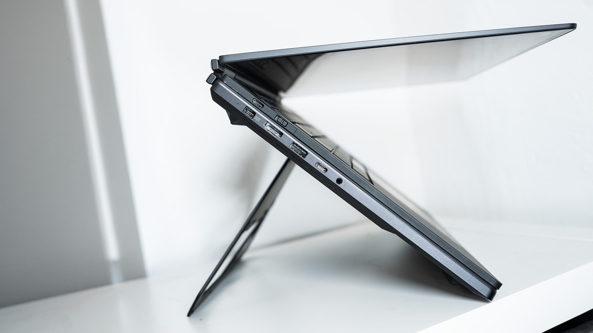 Asus ROG Zephyrus Duo 16