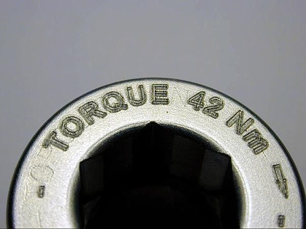 42 Nm of torque is required to lock the bottom bracket to the crankset.