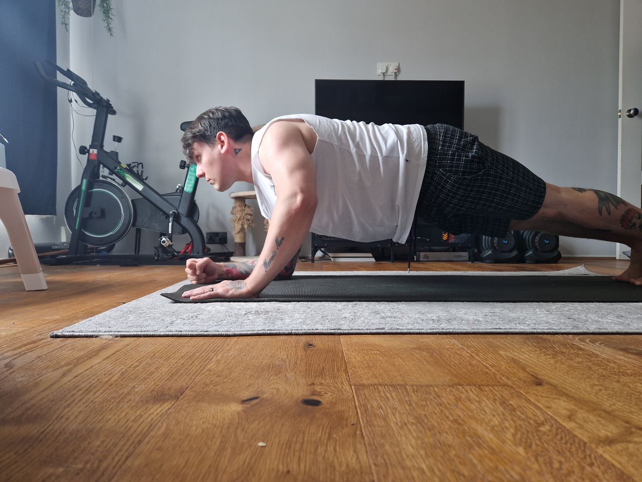 Plank get up