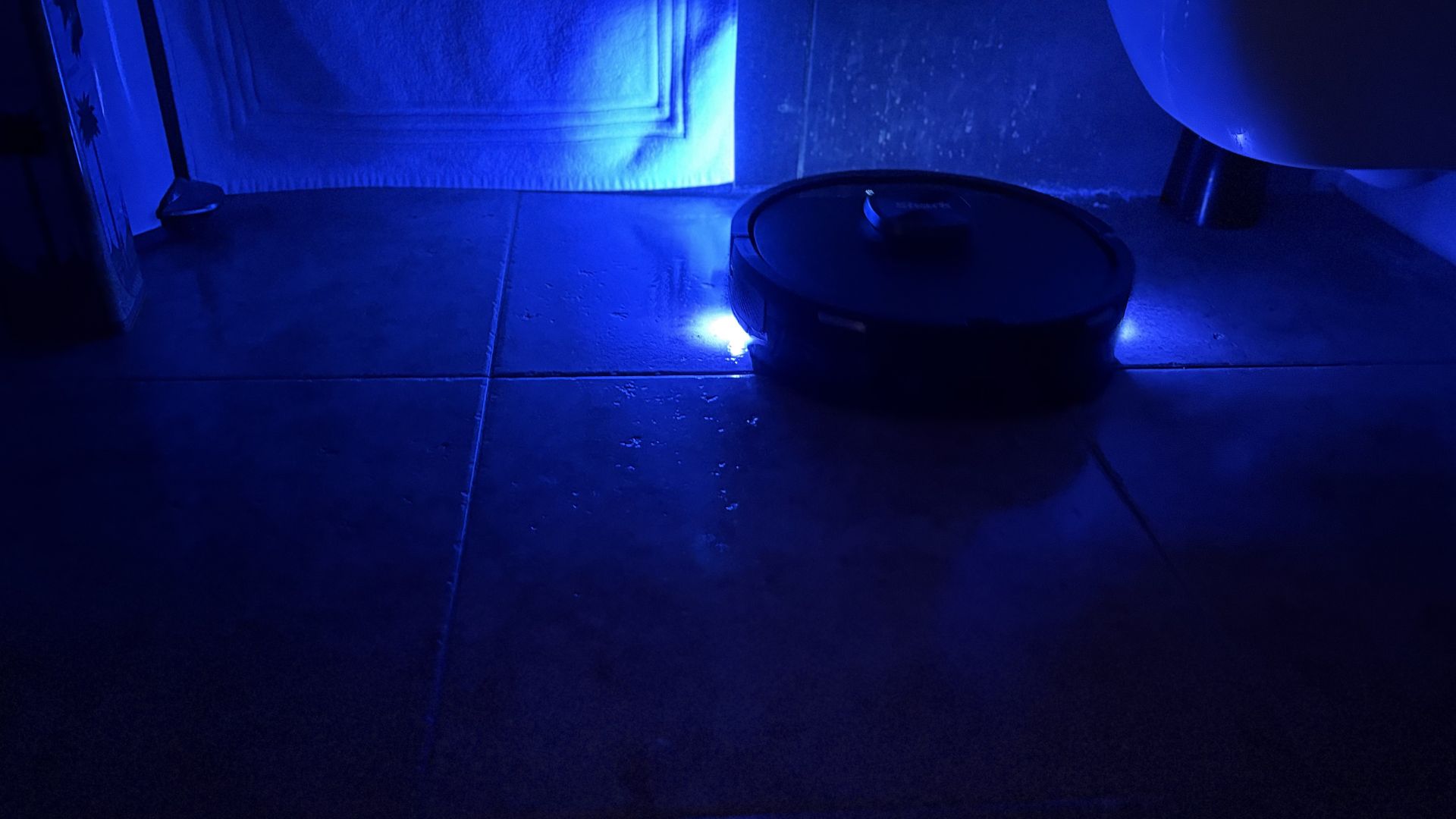 Testing the Shark PowerDetect UV Reveal Robot Vacuum + Mop on the bathroom floor