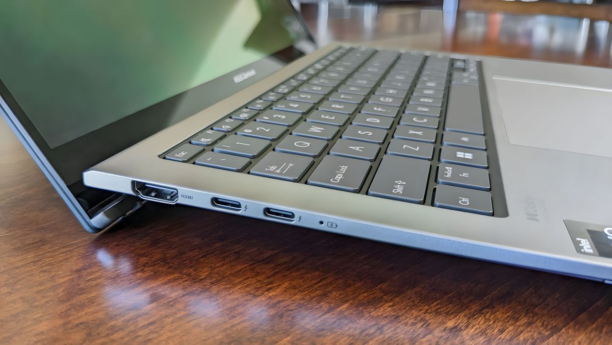 Asus Zenbook S 13 left side ports.