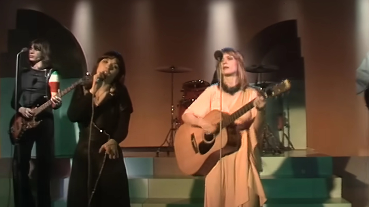 Heart performing "Crazy on You" on TopPop