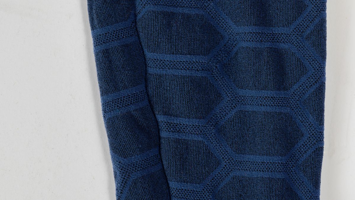 Q36.5 Level 3 base layer seam at wrist