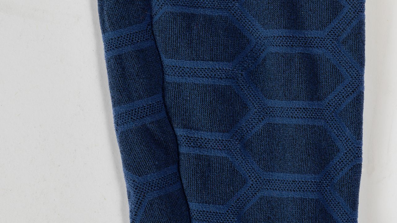 Q36.5 Level 3 base layer seam at wrist