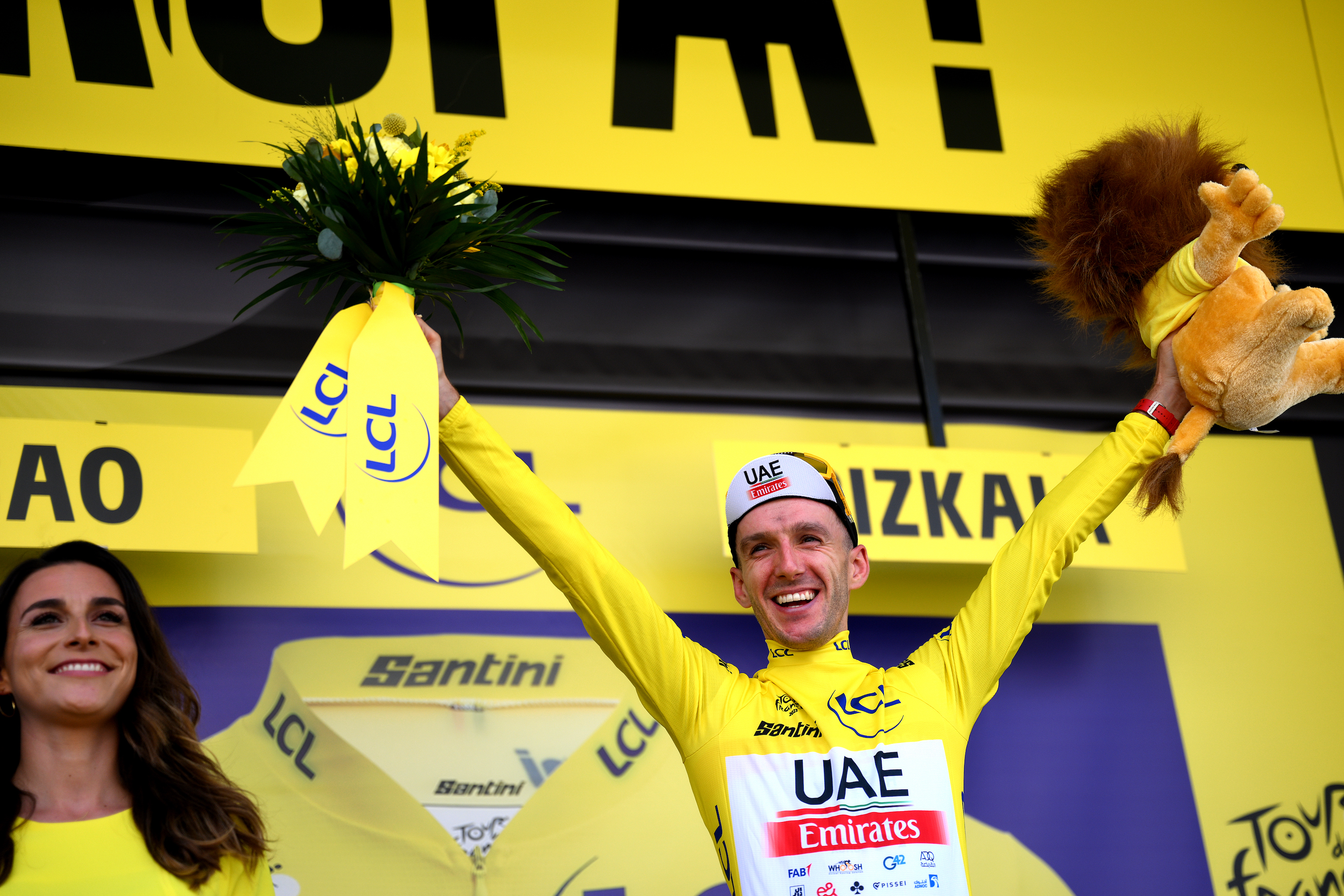 Tour de France 2023: Adam Yates beats twin brother Simon on opening stage
