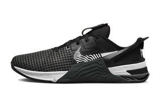 Nike Metcon 8 in black and white