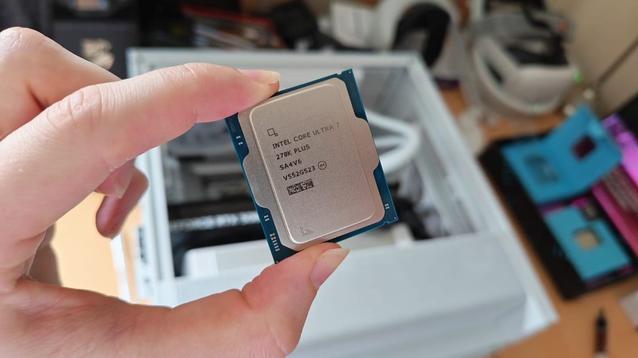 Intel Ultra 7 270K：披着马甲的旗舰
