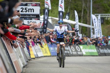 Rebecca McConnell (Primaflor Mondraker Genuins) takes the win