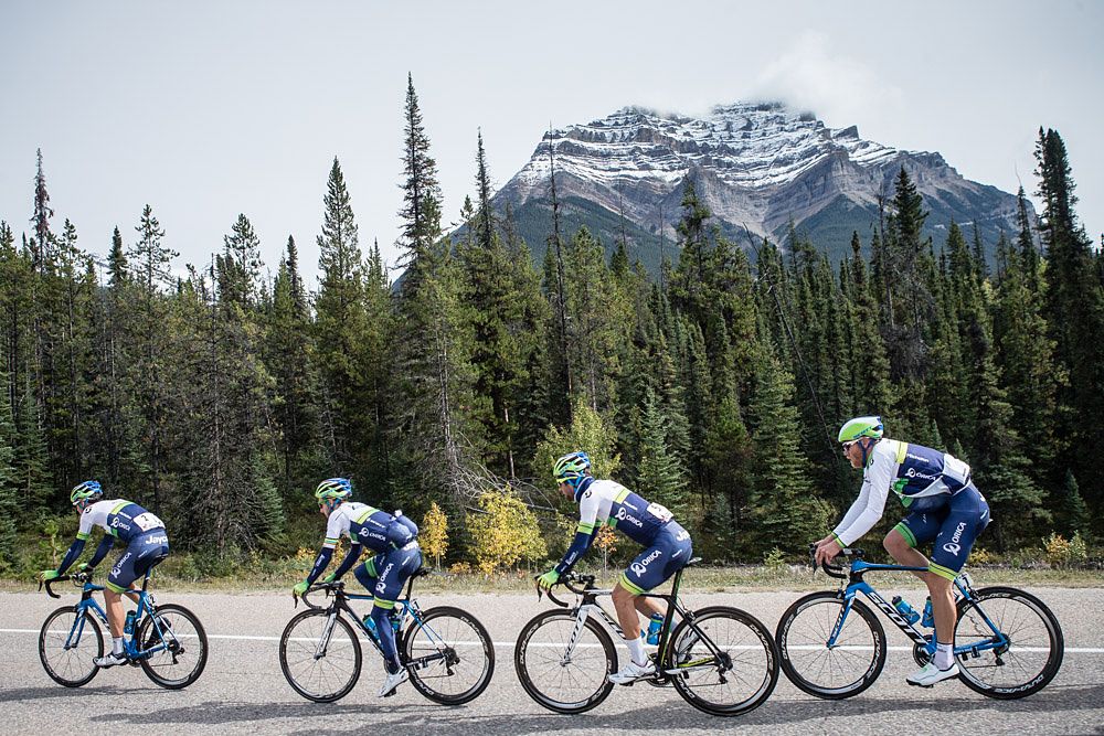 ORICA-GreenEDGE stays single file on the front
