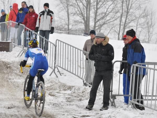 Katerina Nash gets encouragement from the fans.