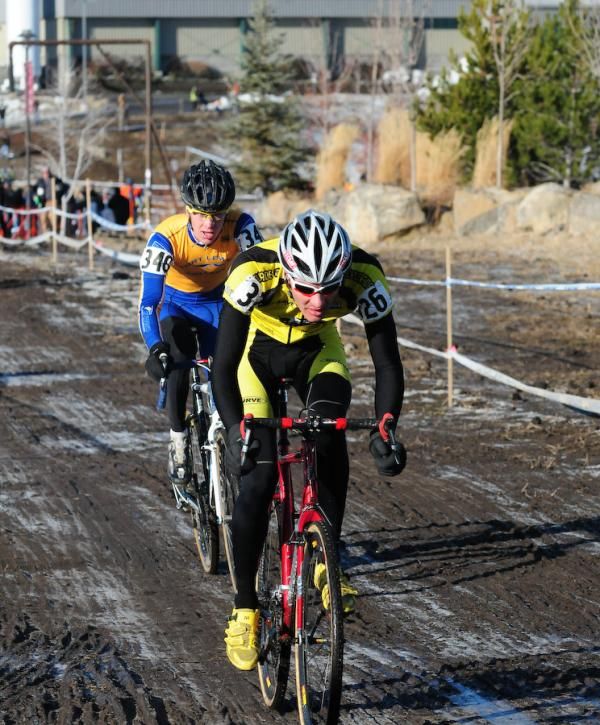 Brady Kappius (U. Colorado Boulder) being caught by Sonntag.