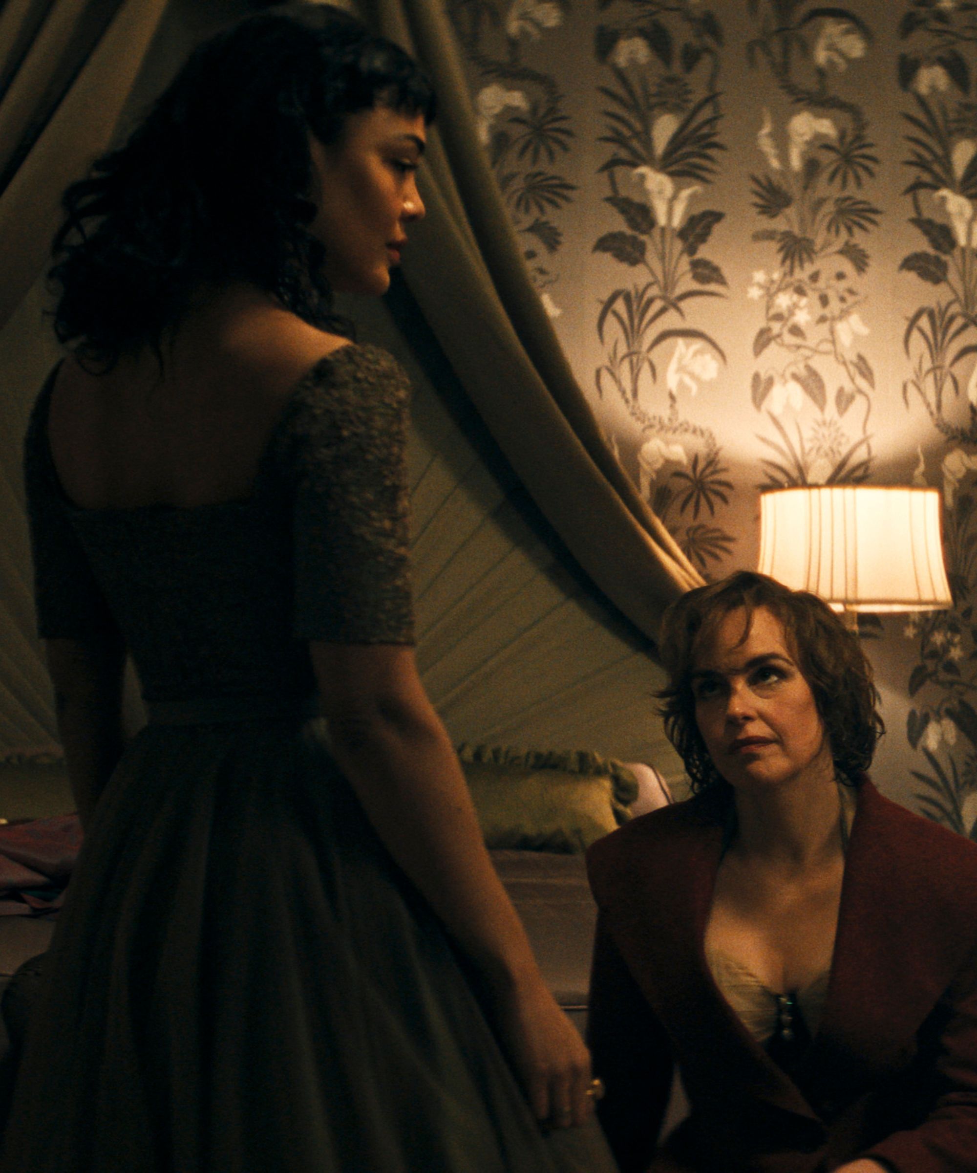 Hedda bedroom still