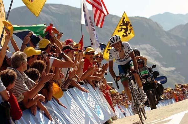The Spaniard wore white before yellow
