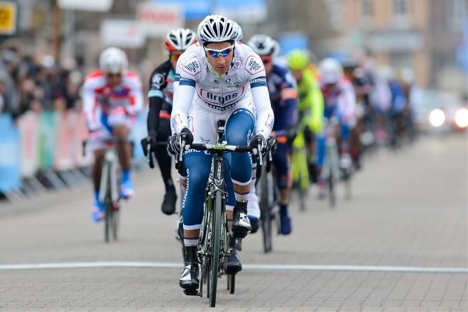 Argos Shimano leads the bunch