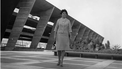 Black and white image of Carmen Portinho at MAM Rio