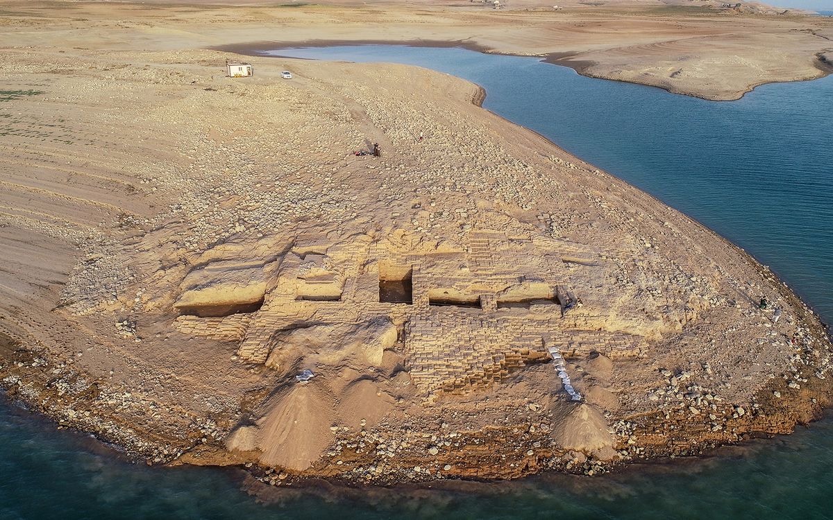 An aerial view of Kemune Palace from the west, near the Tigris River in Iraq.