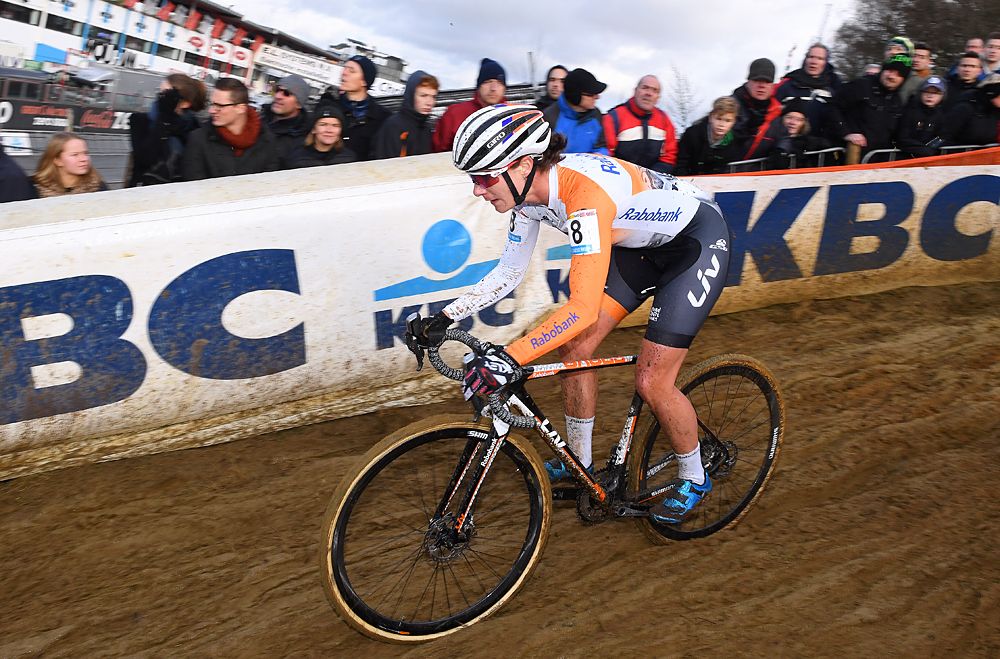 Marianne Vos in the dirt