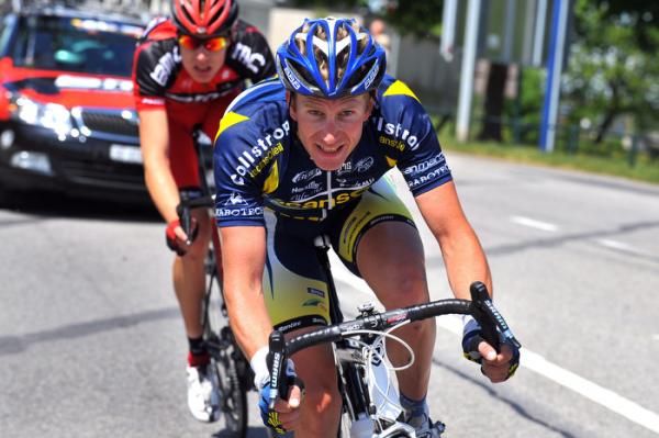 Prologue winner Lieuwe Westra (Vacansoleil-DCM) on the attack.