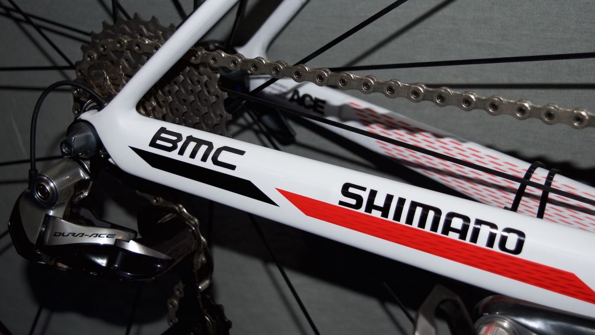 Clean red and black lines compliment the matt white finish.