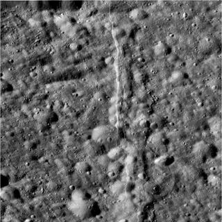 Uncalibrated Dione Image