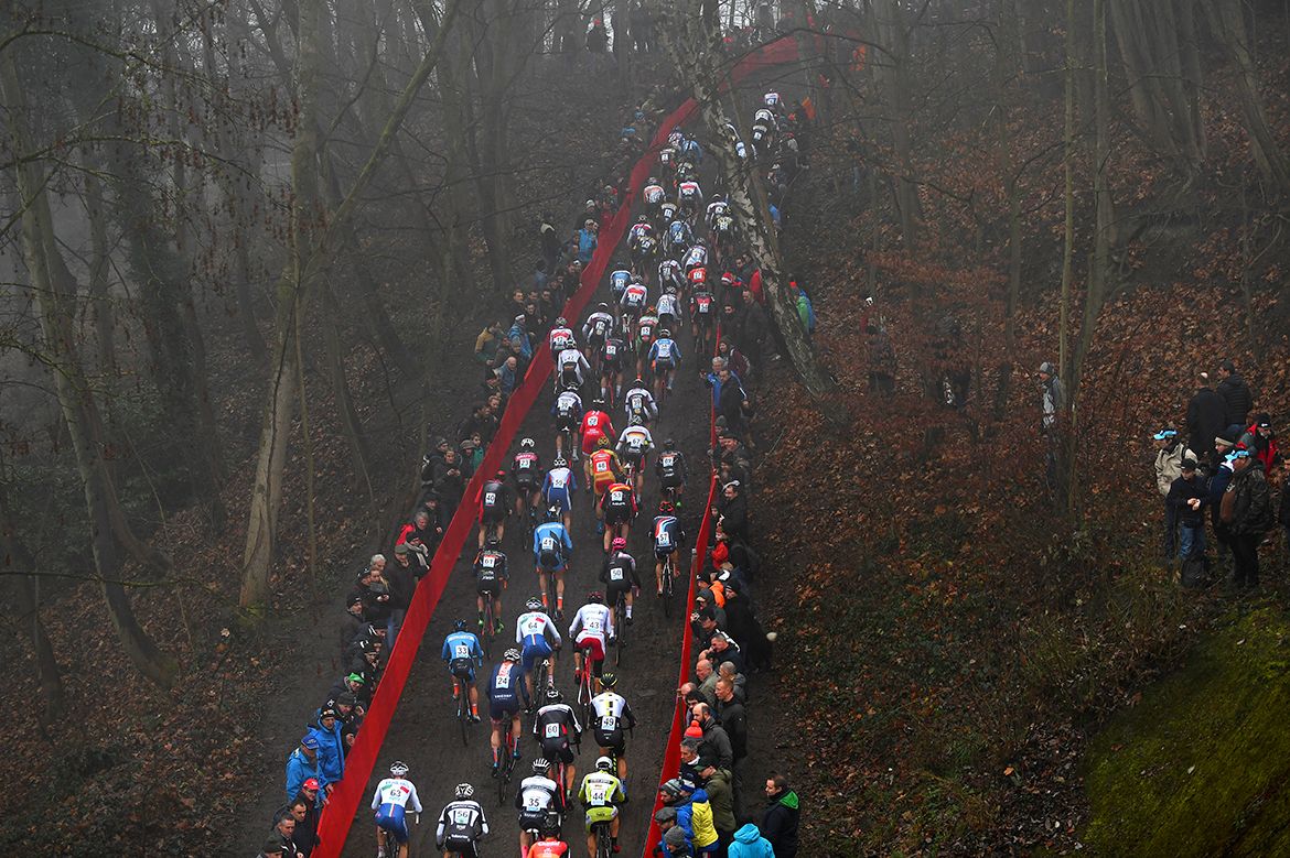 A foggy day greeted the World Cup riders in Namur