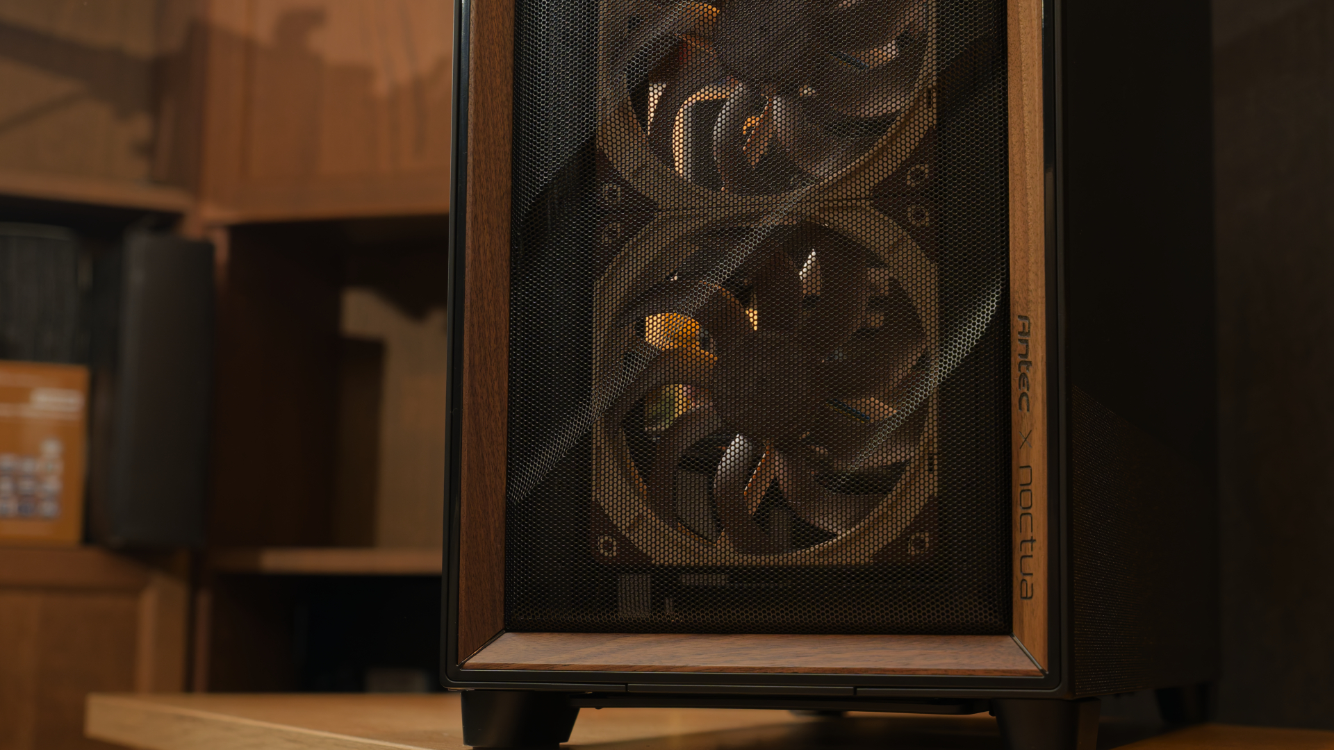 Antec Flux Pro Noctua-Edition