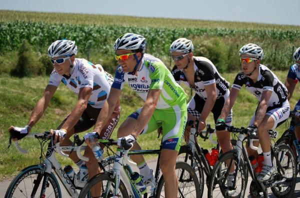 Basso takes it easy on stage 1