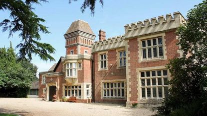 Ossemsley Manor, Ossemsley, Christchurch