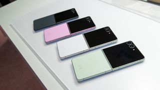 Hands-on with the Samsung Galaxy Z Flip 8