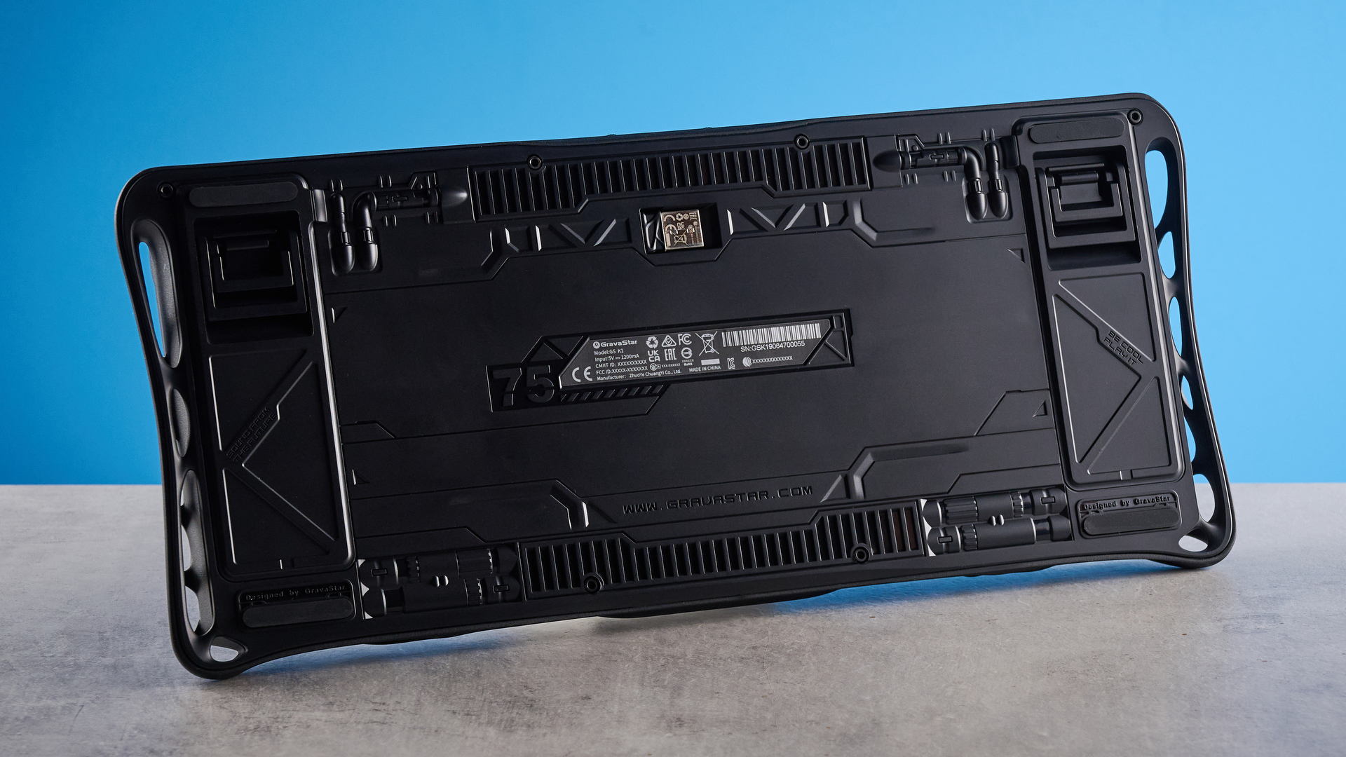 GravaStar Mercury K1 mechanical keyboard in Gradient Black