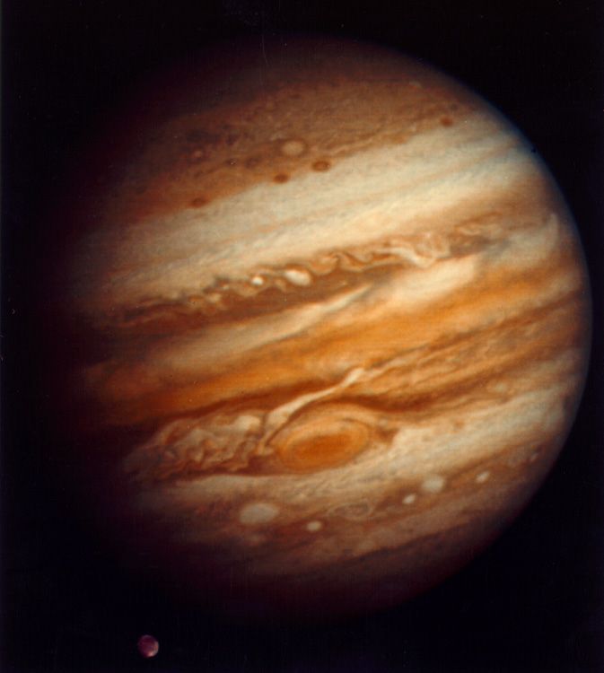 voyager series spacecraft visited jupiter and its moons