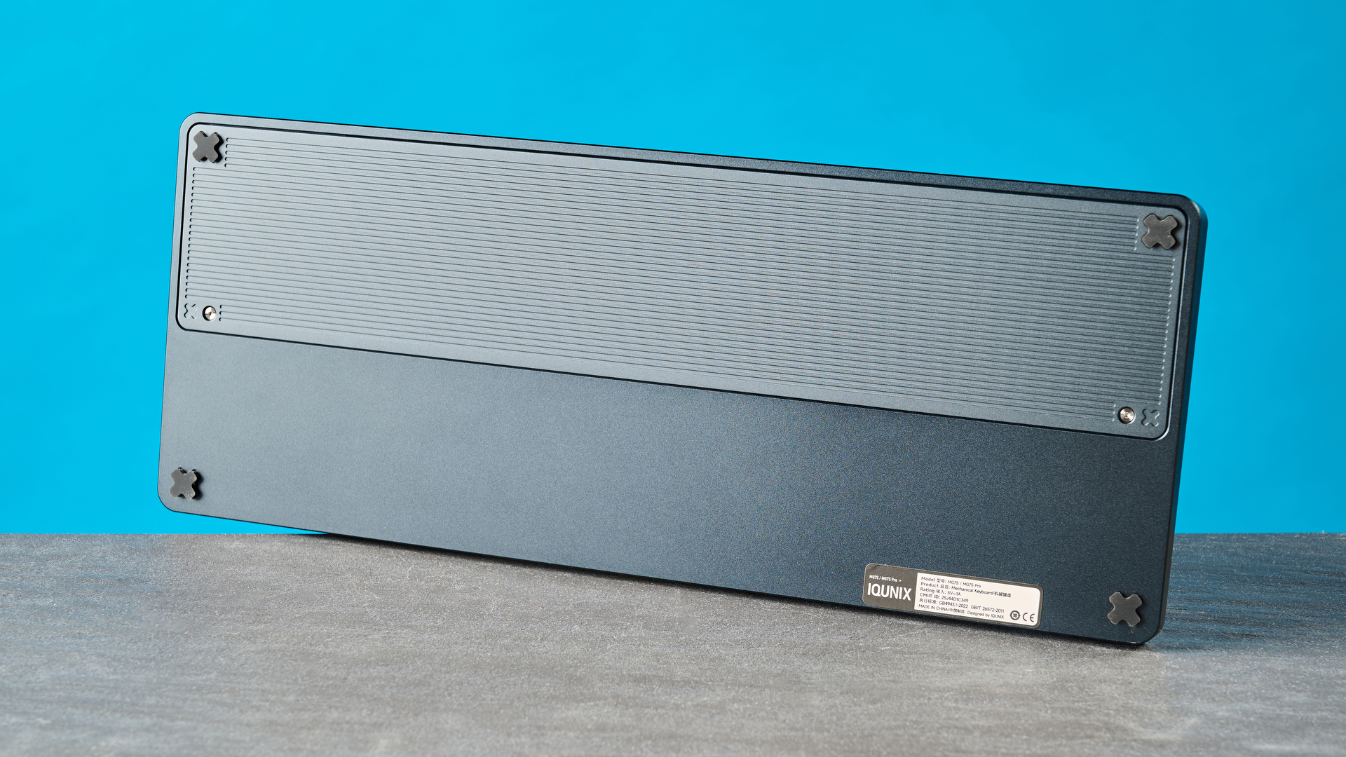 A black Iqunix Magi75 mechanical keyboard