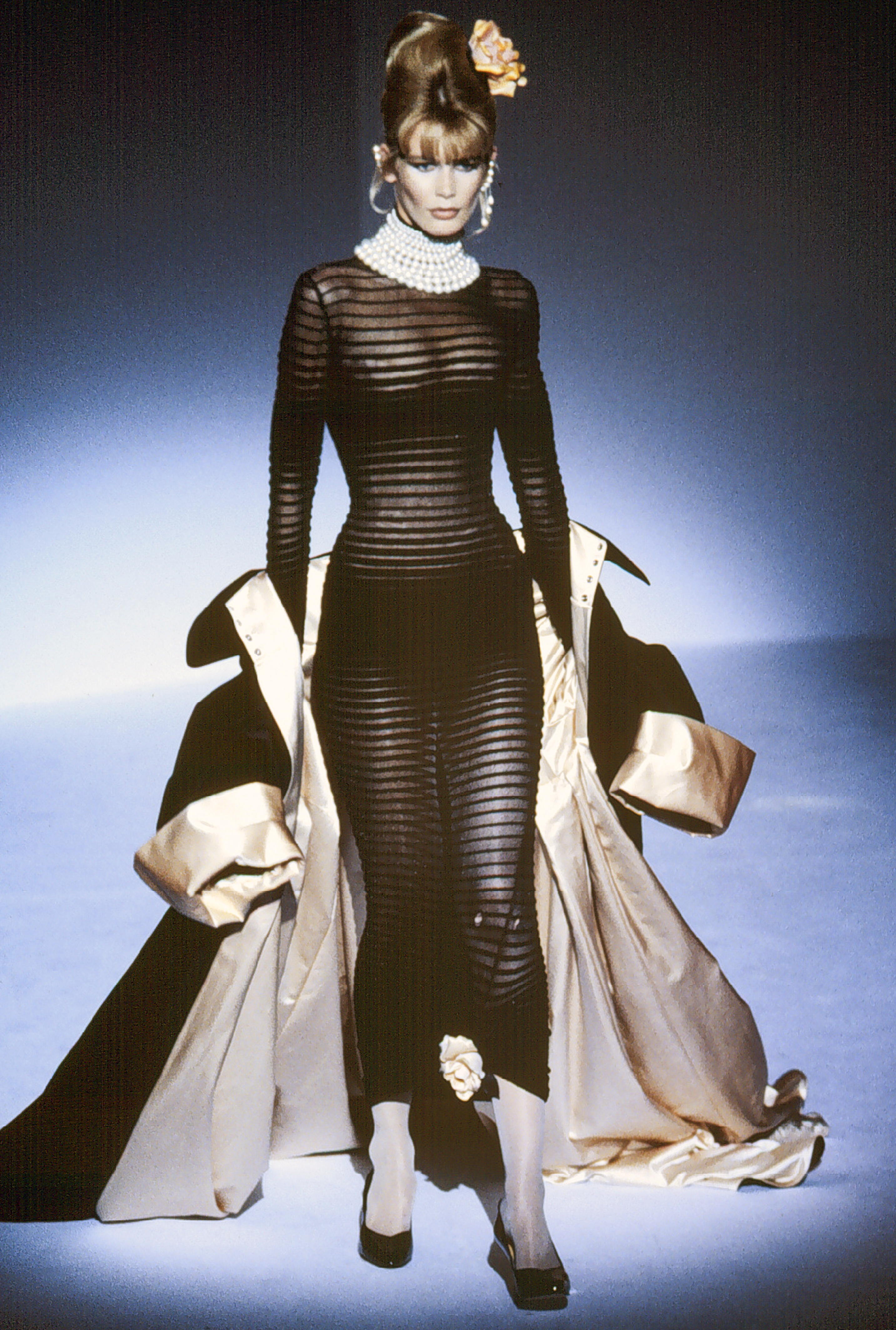Claudia Schiffer wore the Mugler little black dress in the Couture 1995 show