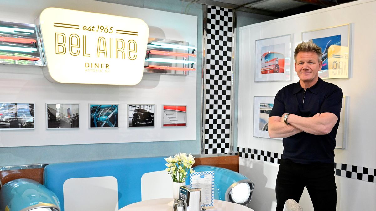 Gordon Ramsay at Bel Aire Diner in the season premiere of Kitchen Nightmares season 8