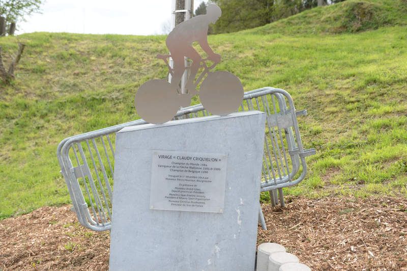 A monument remembering two-time Fl&egrave;che winner Claude Criquielionhas been erected on the Mur de Huy