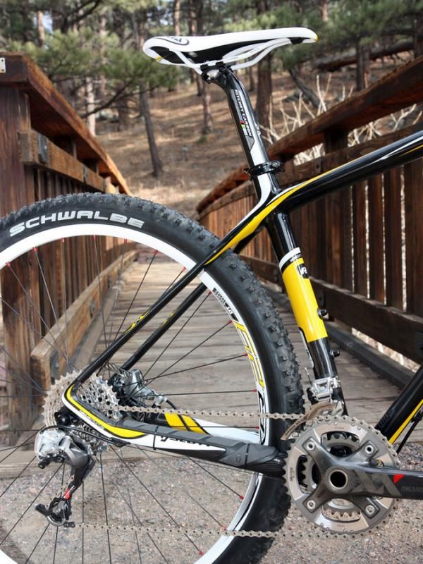 Scott takes the "big chain stays, small seat stays" approach of road frames and effectively translates it to off-road use.