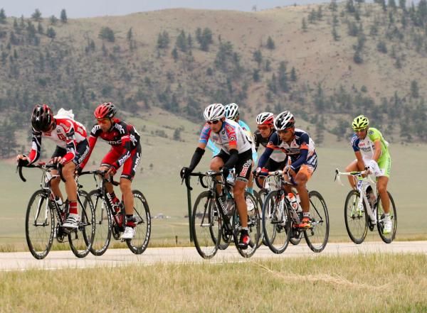 The peloton on stage 5 of the USA Pro Challenge
