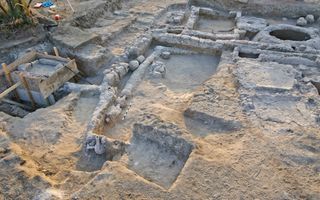 The remains of a wealthy estate, a mosaic fountain and a system of pipes connected to a large cistern dating back to the late 10th and early 11th centuries have been unearthed in Ramla in central Israel, archaeologists report.