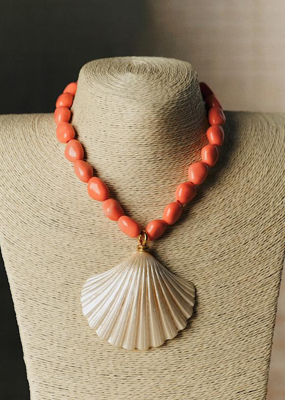Sacha Necklace - Pearlescent Coral - Resin - Sézane